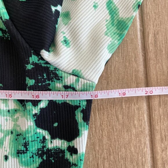 No Fear x H&M Long Ribbed Crop Top Women's XL Green Pattern Mock Neck Punk Emo - Picture 10 of 10